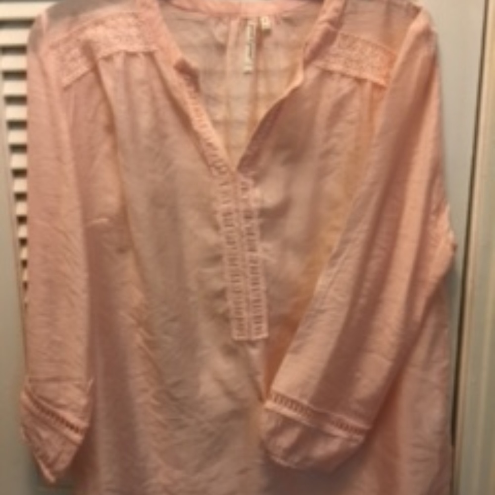 Cool Blouse - Picture 2 of 4